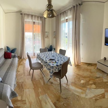 TORRE D'AVORIO APPARTAMENTO 126 mq piu'terrazzo 25 mq - TOTALLY NEW 250 M FROM DOWNTOWN - SKY e NETFLIX - toll parking at 15 euro per day to be booked in advance -subject to availability Rapallo Esterno foto