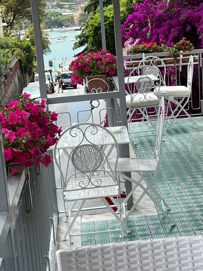 TORRE D'AVORIO APPARTAMENTO 126 mq piu'terrazzo 25 mq - TOTALLY NEW 250 M FROM DOWNTOWN - SKY e NETFLIX - toll parking at 15 euro per day to be booked in advance -subject to availability Rapallo Esterno foto